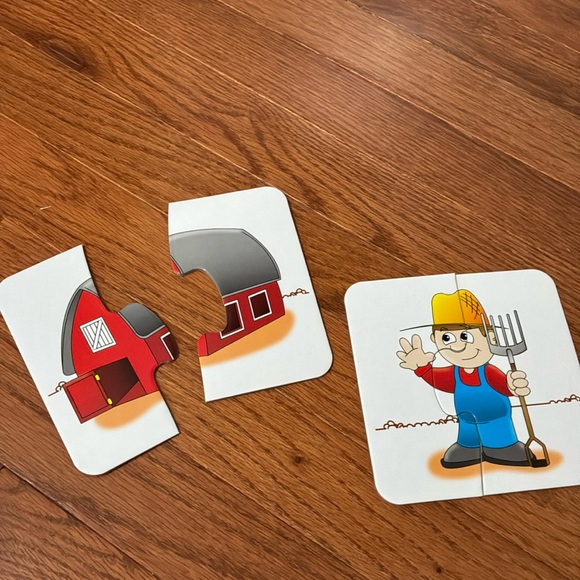 ON THE FARM BOOK & PUZZLES & PUZZLE MATCHING SETS - Picture 5 of 16